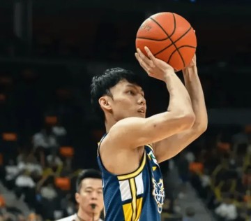 开云官网-今晚青岛vs广东大名单：胡明轩、徐杰出战，王奕博在列